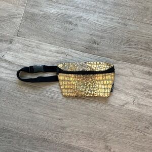Gold Crocodile Pattern Belt Bag